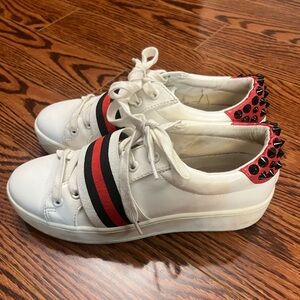 Steve Madden women’s sneakers